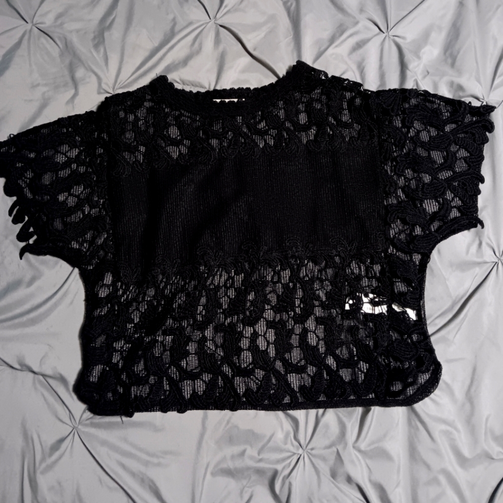 Zara black crochet tshirt - sz S
